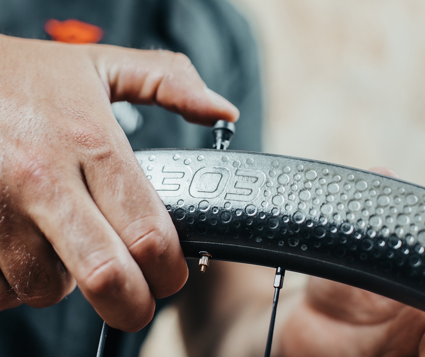 HUTCHINSON TUBELESS VALVES