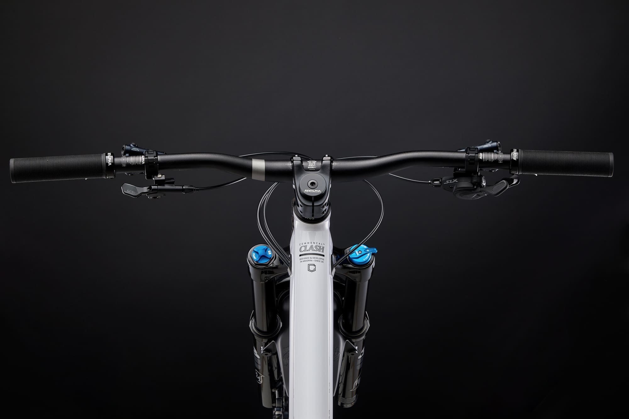 COMMENCAL CLASH ESSENTIAL PURE WHITE 2025
