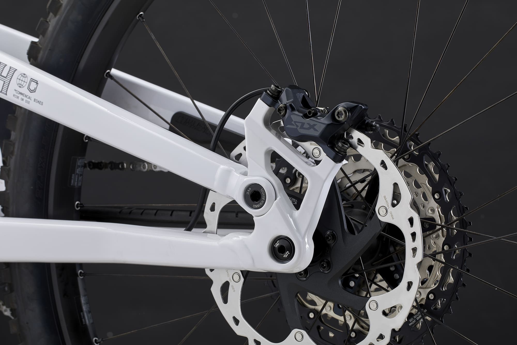 COMMENCAL CLASH ESSENTIAL PURE WHITE 2025