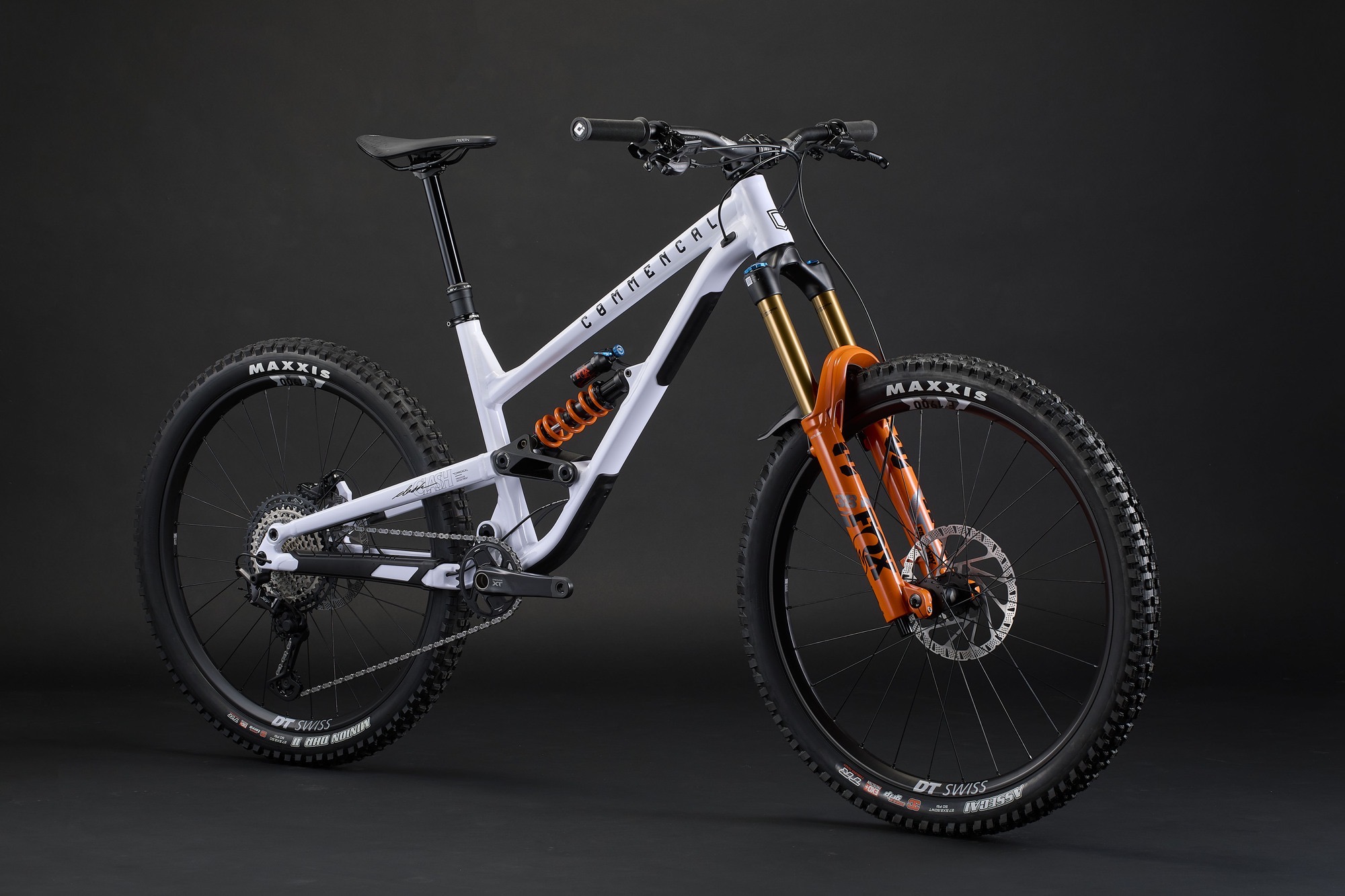 COMMENCAL CLASH SIGNATURE PURE WHITE 2026