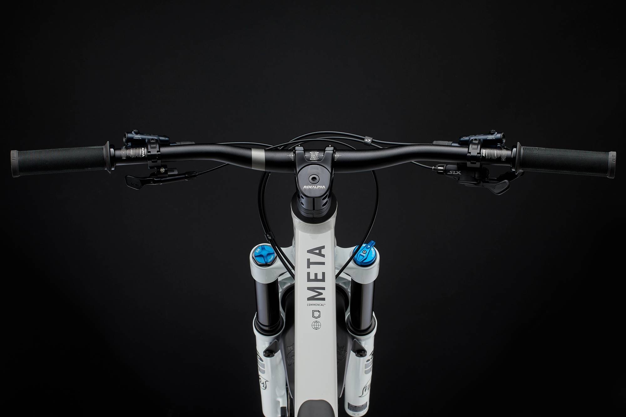 COMMENCAL META V5 ESSENTIAL PURE WHITE