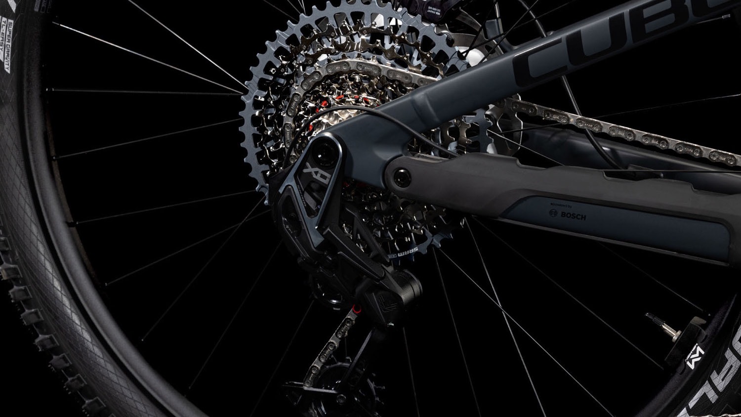 Cube Stereo Hybrid ONE44 HPC AT 800 carbon´n´gold